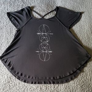 AE Boho Geometric Arrows Strappy Back Cap Sleeve Tee